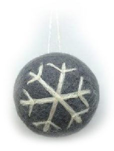 FELT BAUBLE, GREY SNOWFLAKE