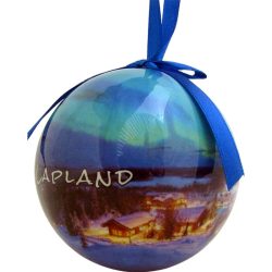 JOULUPALLO, KYLÄ TALVIYÖSSÄ/REVONTULET LAPLAND/FINLAND